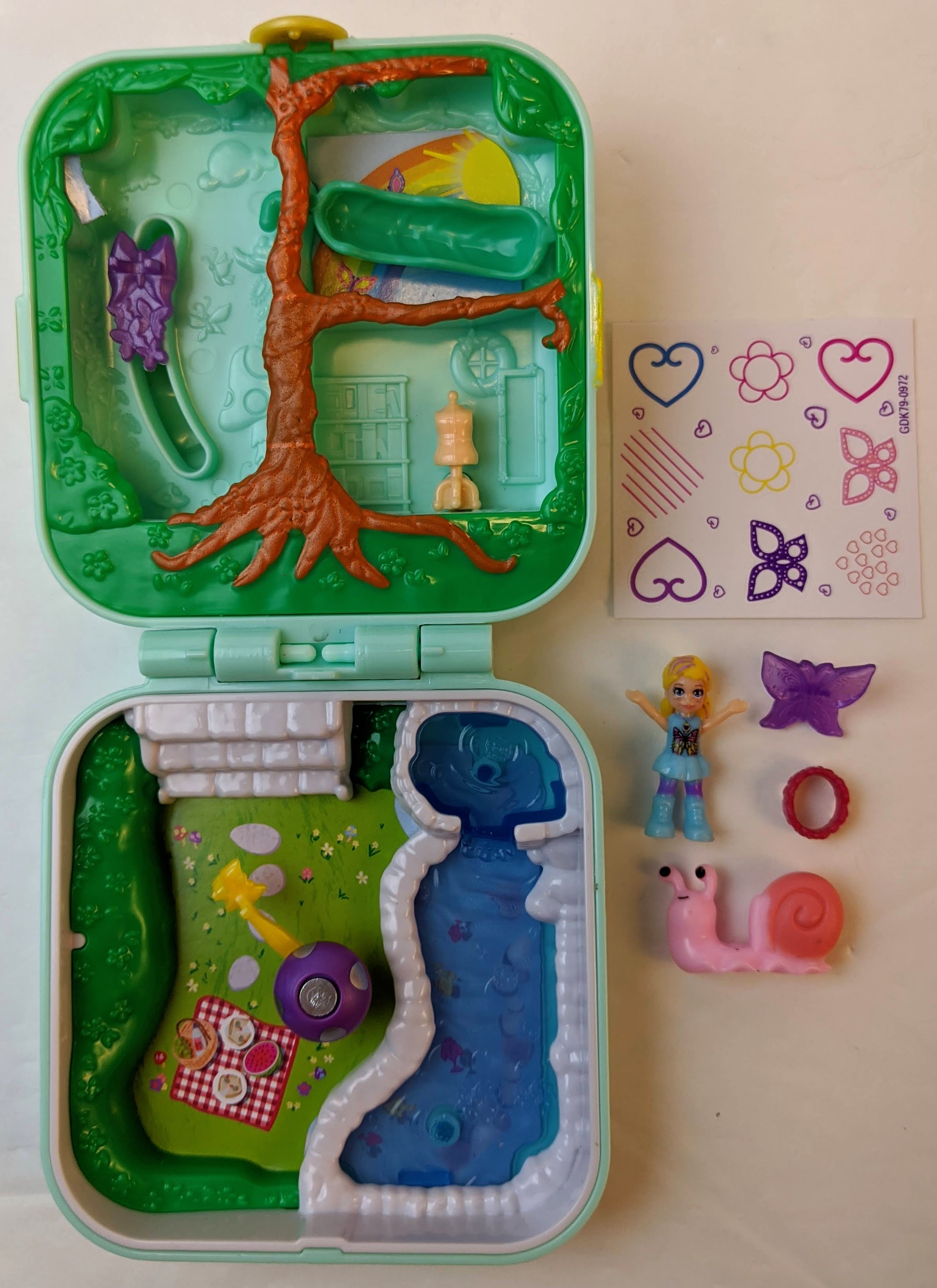 Polly Pocket Hidden Hideouts Lil' Princess Pad with Micro Lila Doll 